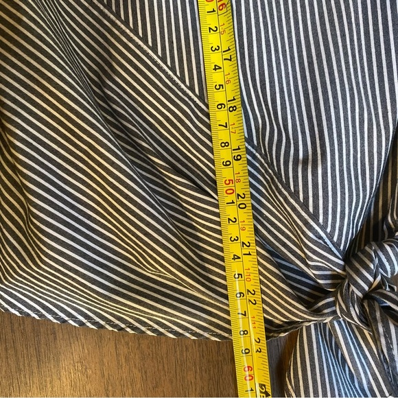 J. Jill Top Women's XS Gray White Striped Tie Front 3/4 Sleeves Casual Top - Picture 8 of 11